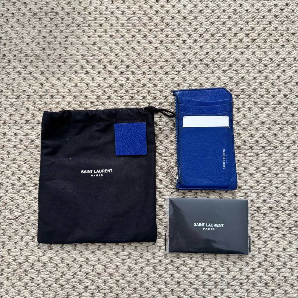 SAINT LAURENT PARIS FRAGMENTS ZIPPED CARD CASE IN GRAIN DE POUDRE LEATHER